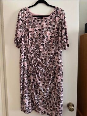 Women’s plus size dress, 18W